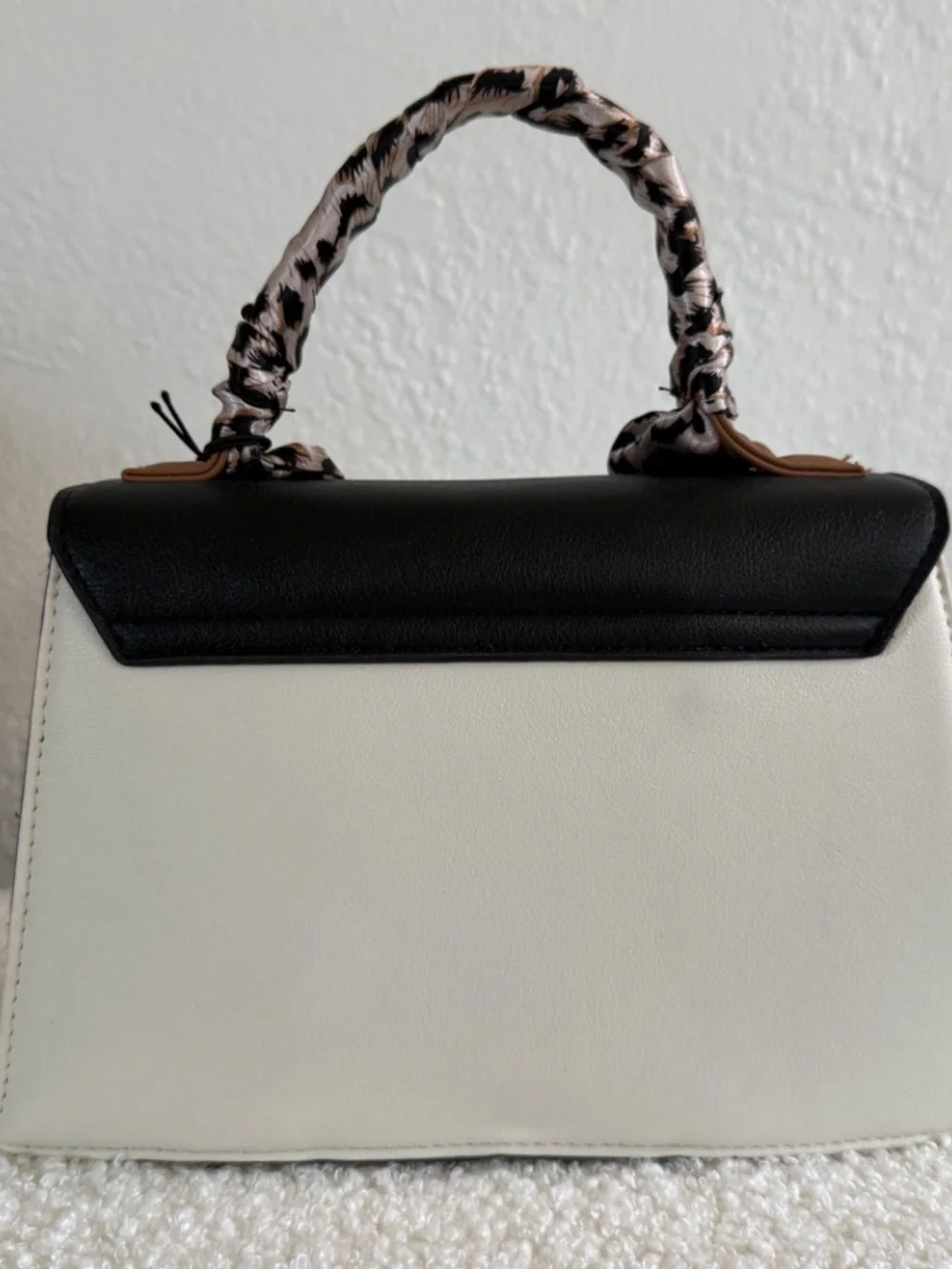 NWT 🐆 Nicole Miller - Colorblock Bag with Leopard Scarf Wrapped Handle 💼